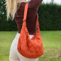 Sac bandoulière matelassé en nylon à motif losange