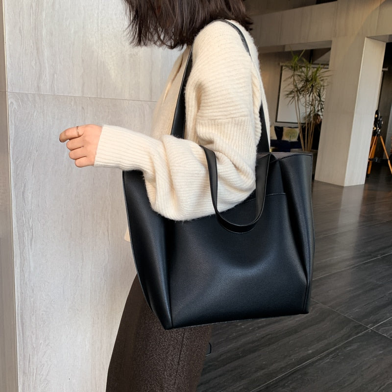 Sac cabas trapèze en simili cuir à anses