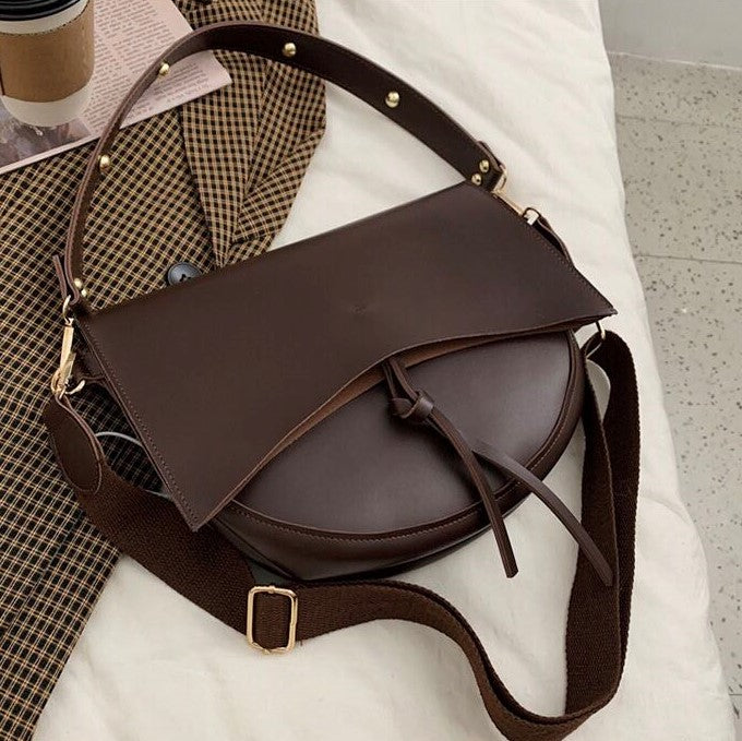 Sac bandoulière vintage en simili cuir avec pompon