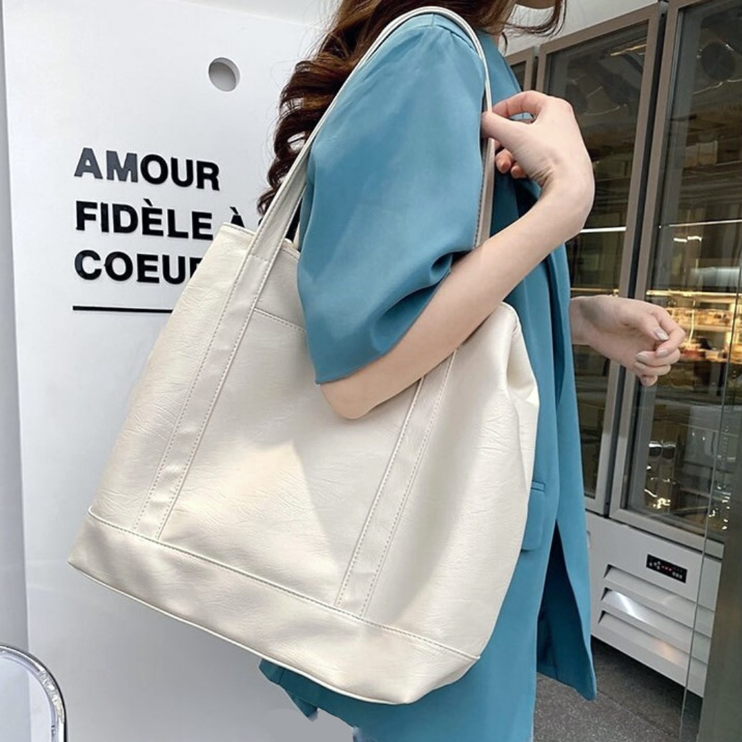 Sac cabas en simili cuir avec porte-clés intégré