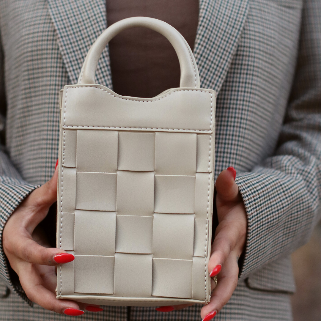 Mini sac à main tressé en simili cuir