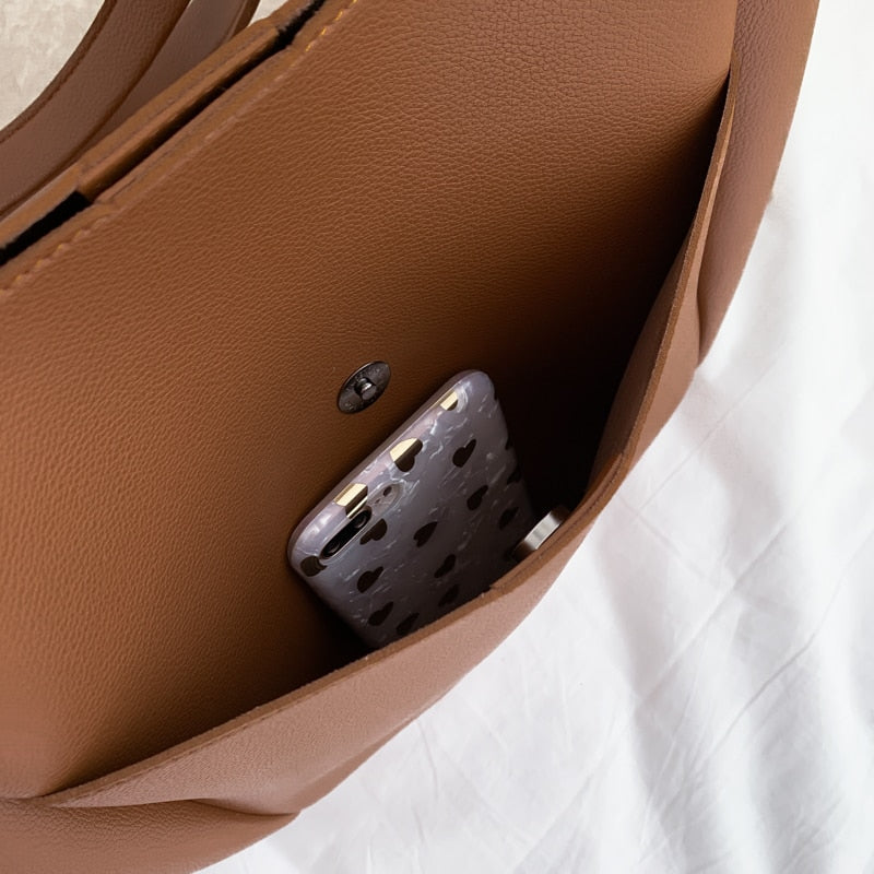 Sac cabas trapèze en simili cuir à anses
