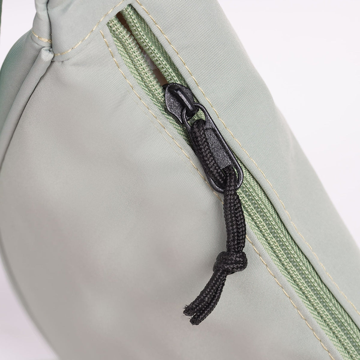 Sac bandoulière minimaliste en nylon