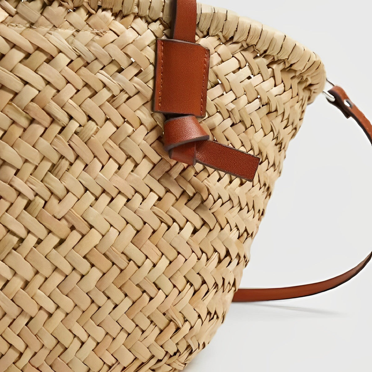 Petit sac cabas en paille à bandoulière amovible