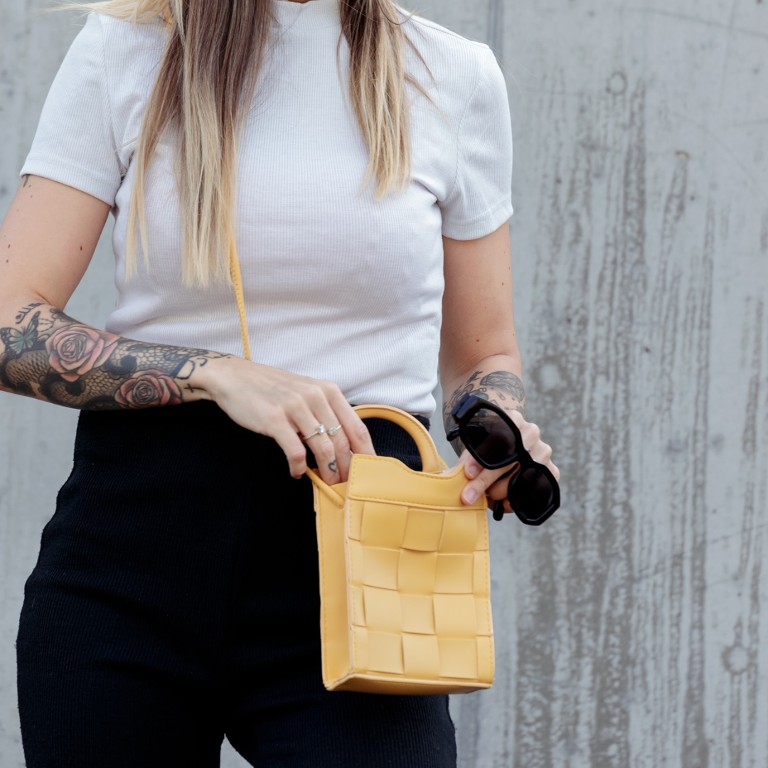 Mini sac à main tressé en simili cuir