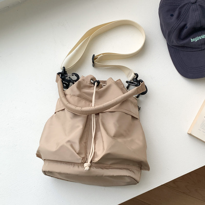Sac seau bandoulière en nylon à cordon