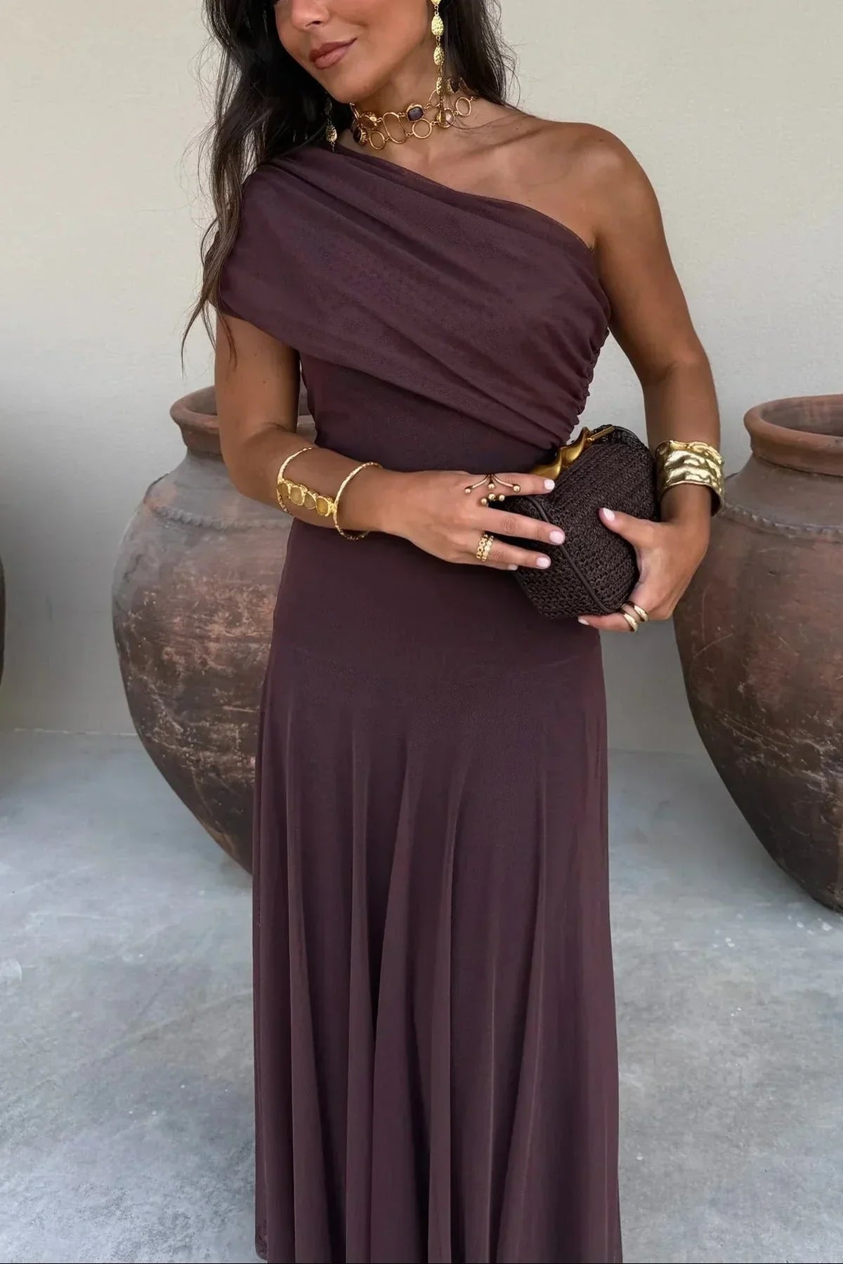 Arkemio robe-longue-femme-epaule-denudee-elegante Marron XS