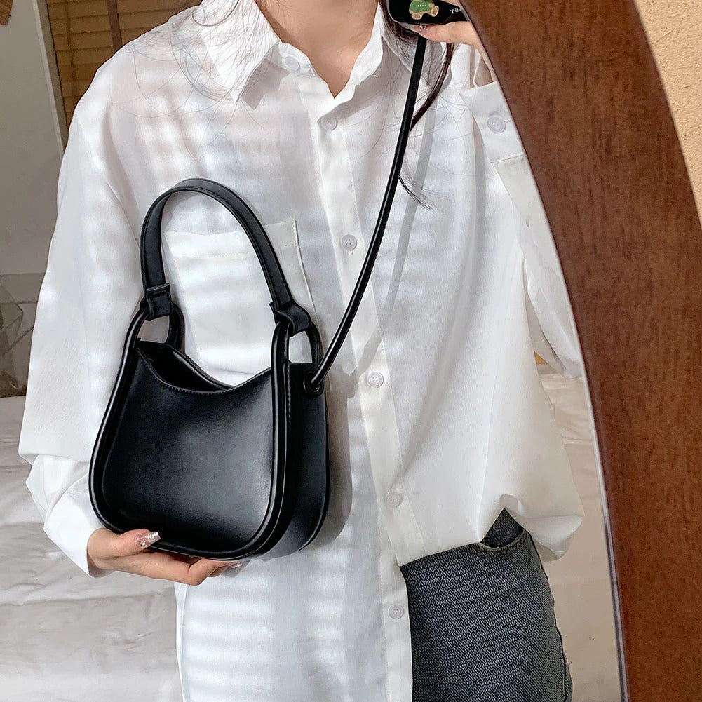 Petit sac bandoulière minimaliste en simili cuir