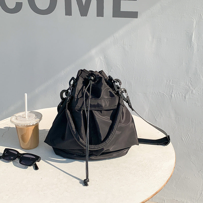 Sac seau bandoulière en nylon à cordon