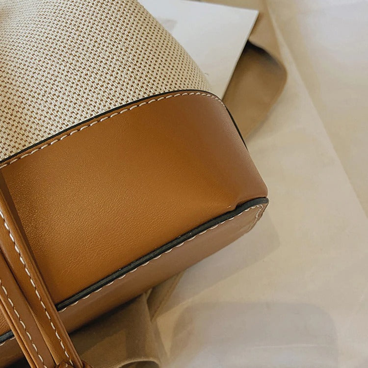 Petit sac seau en toile légère à cordon