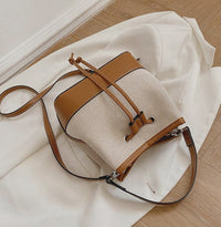 Petit sac seau en toile légère à cordon