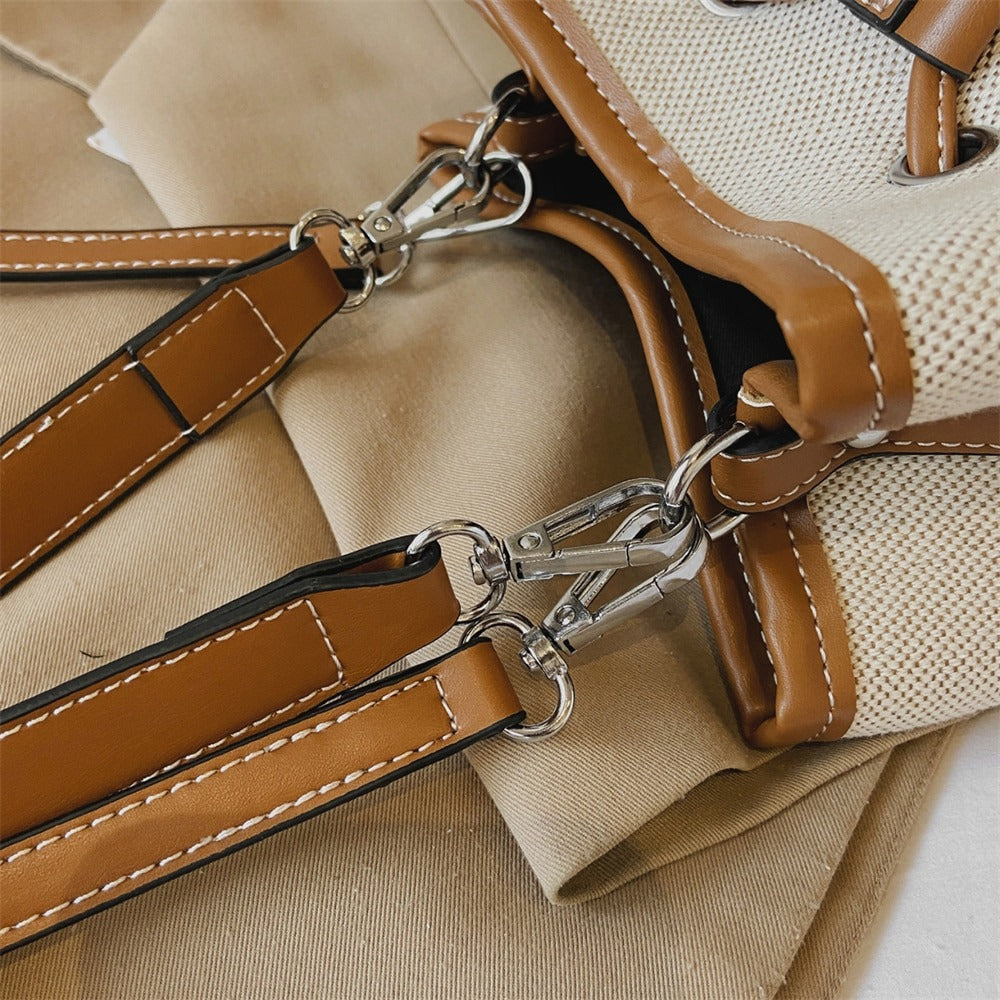 Petit sac seau en toile légère à cordon