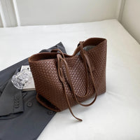 Sac cabas tressé en simili cuir à anses larges