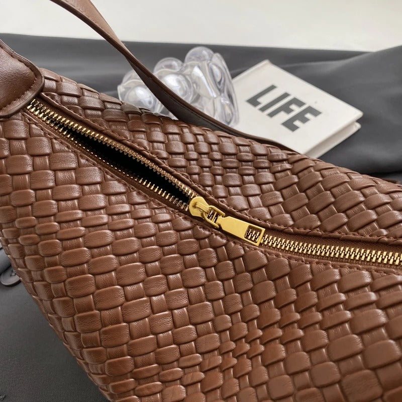 Sac croissant en simili cuir à détail tressé