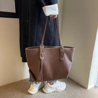Sac cabas tressé en simili cuir à anses larges