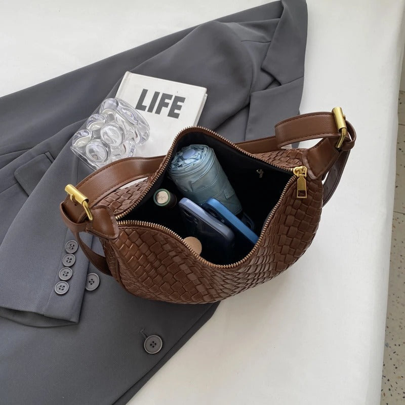 Sac croissant en simili cuir à détail tressé