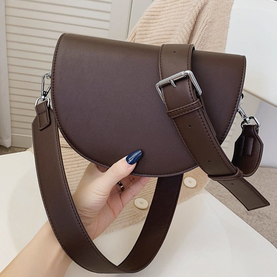 Petit sac bandoulière demi-lune en simili cuir