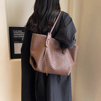 Sac cabas tressé en simili cuir à anses larges