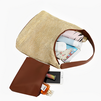 Sac hobo en paille tressée avec pochette amovible