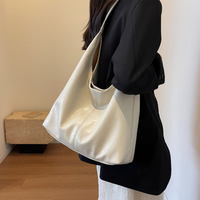 Sac hobo en simili cuir lisse avec pochette
