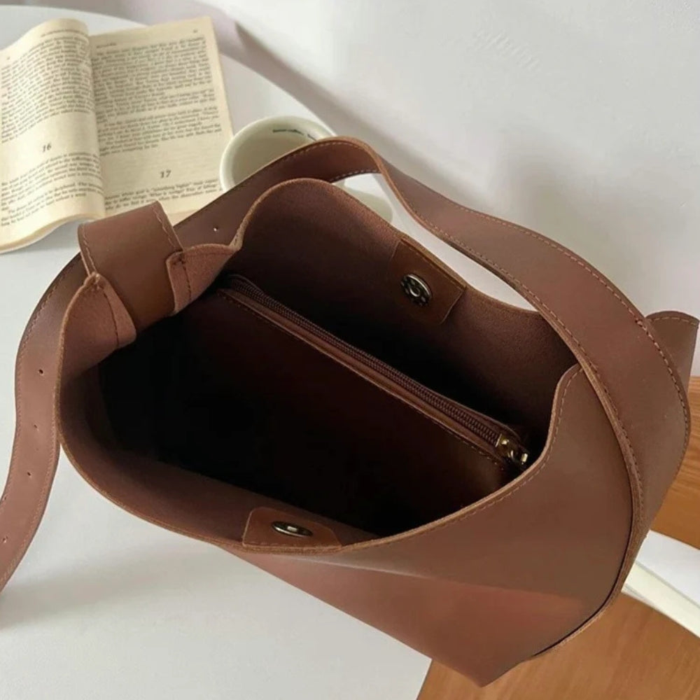 Sac à main épaule en simili cuir lisse avec pochette