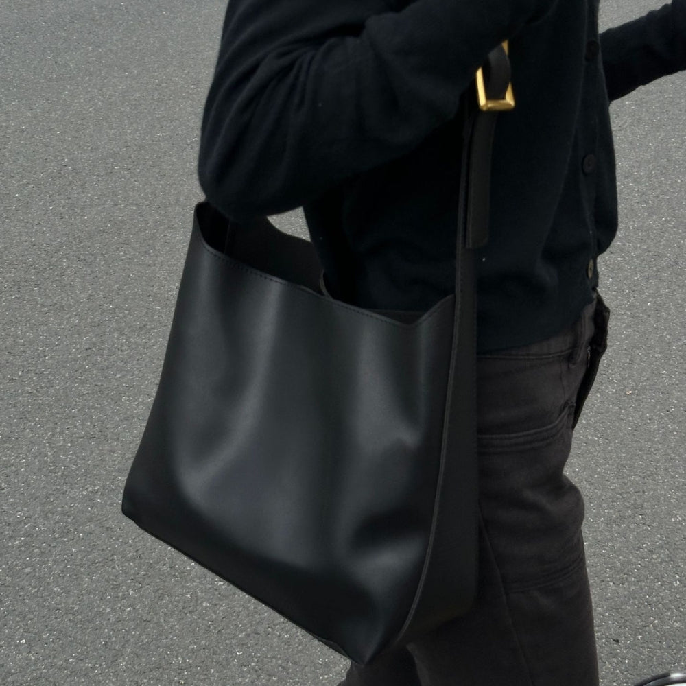 Sac à main épaule en simili cuir lisse avec pochette