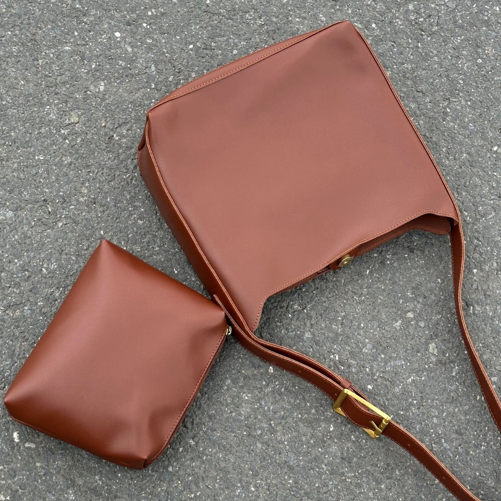 Sac à main épaule en simili cuir lisse avec pochette