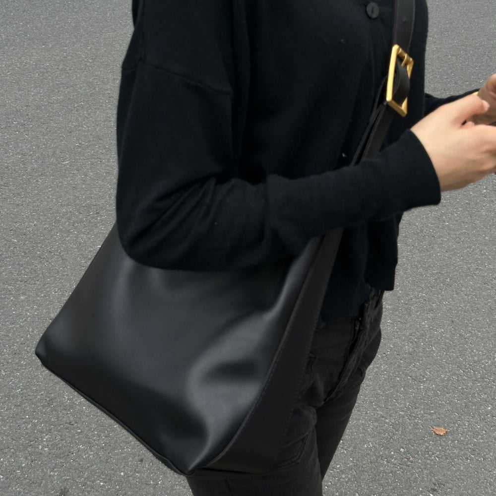 Sac à main épaule en simili cuir lisse avec pochette