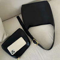 Sac à main épaule en simili cuir lisse avec pochette
