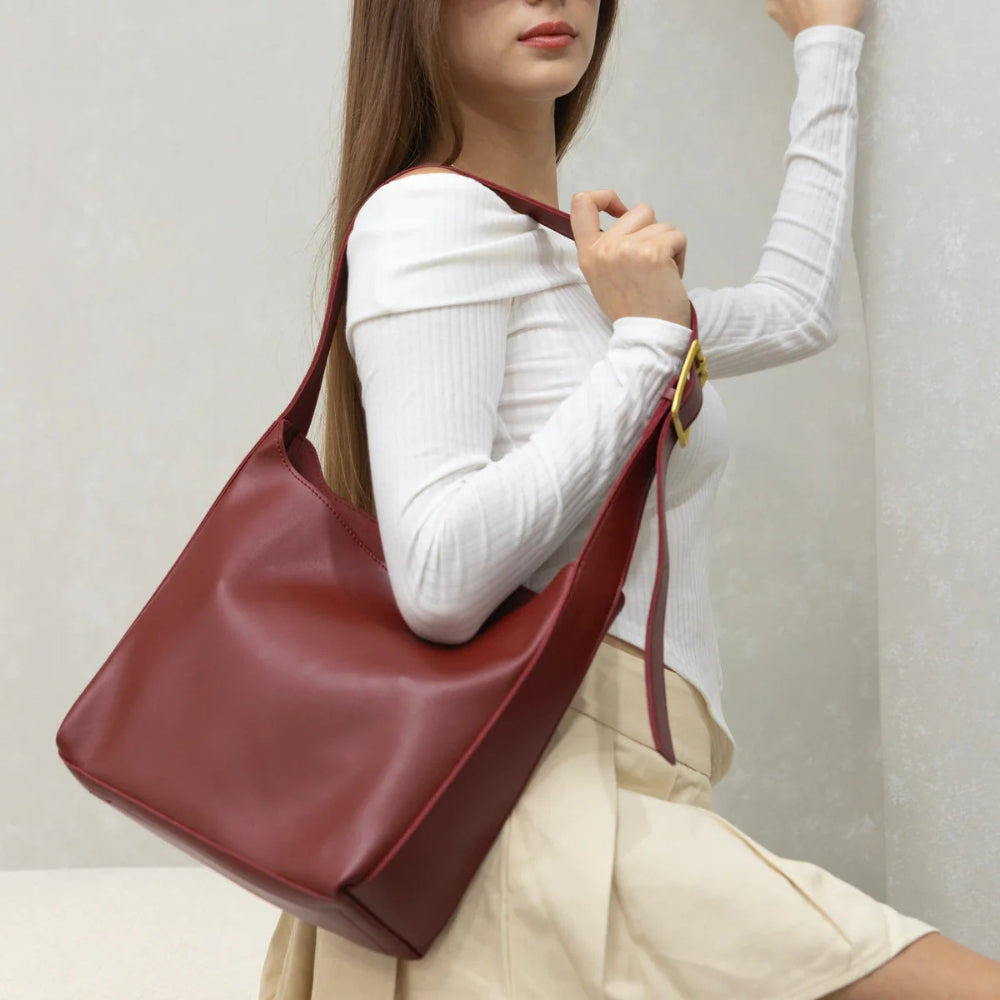 Sac à main épaule en simili cuir lisse avec pochette