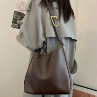 Sac à main épaule en simili cuir lisse avec pochette
