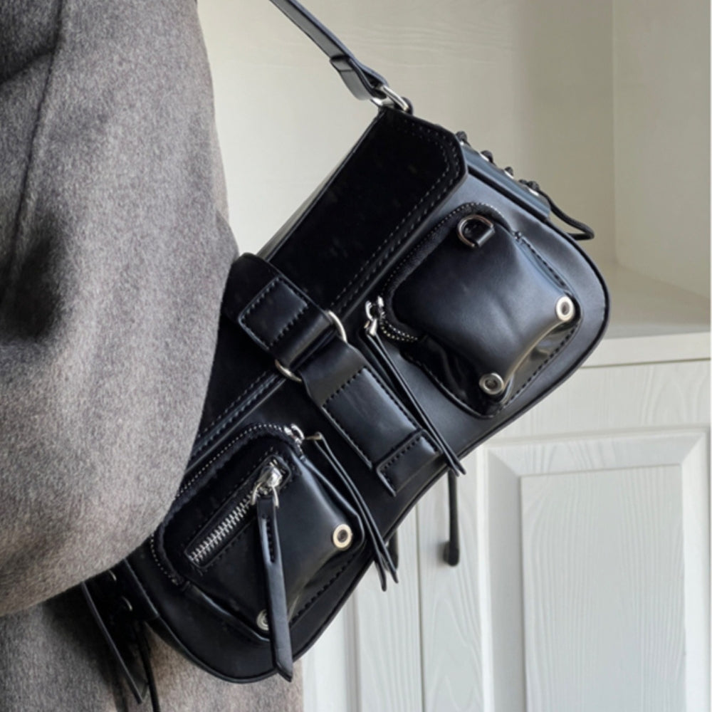Petit sac bandoulière à rabat et poches zippées