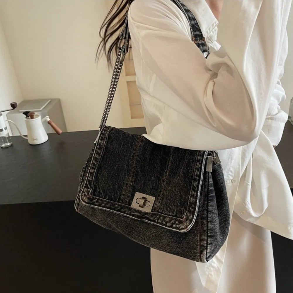 Sac à main en jean recyclé à chaînes