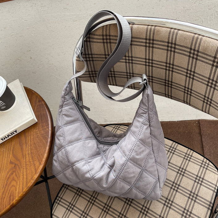 Sac bandoulière matelassé en nylon à motif losange