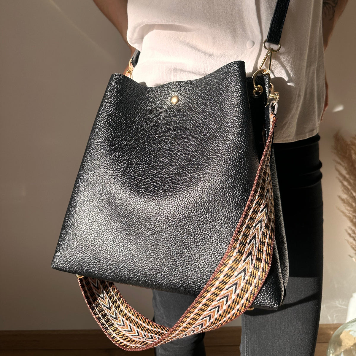 Sac seau bandoulière en simili cuir grainé