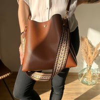 Sac seau bandoulière en simili cuir grainé
