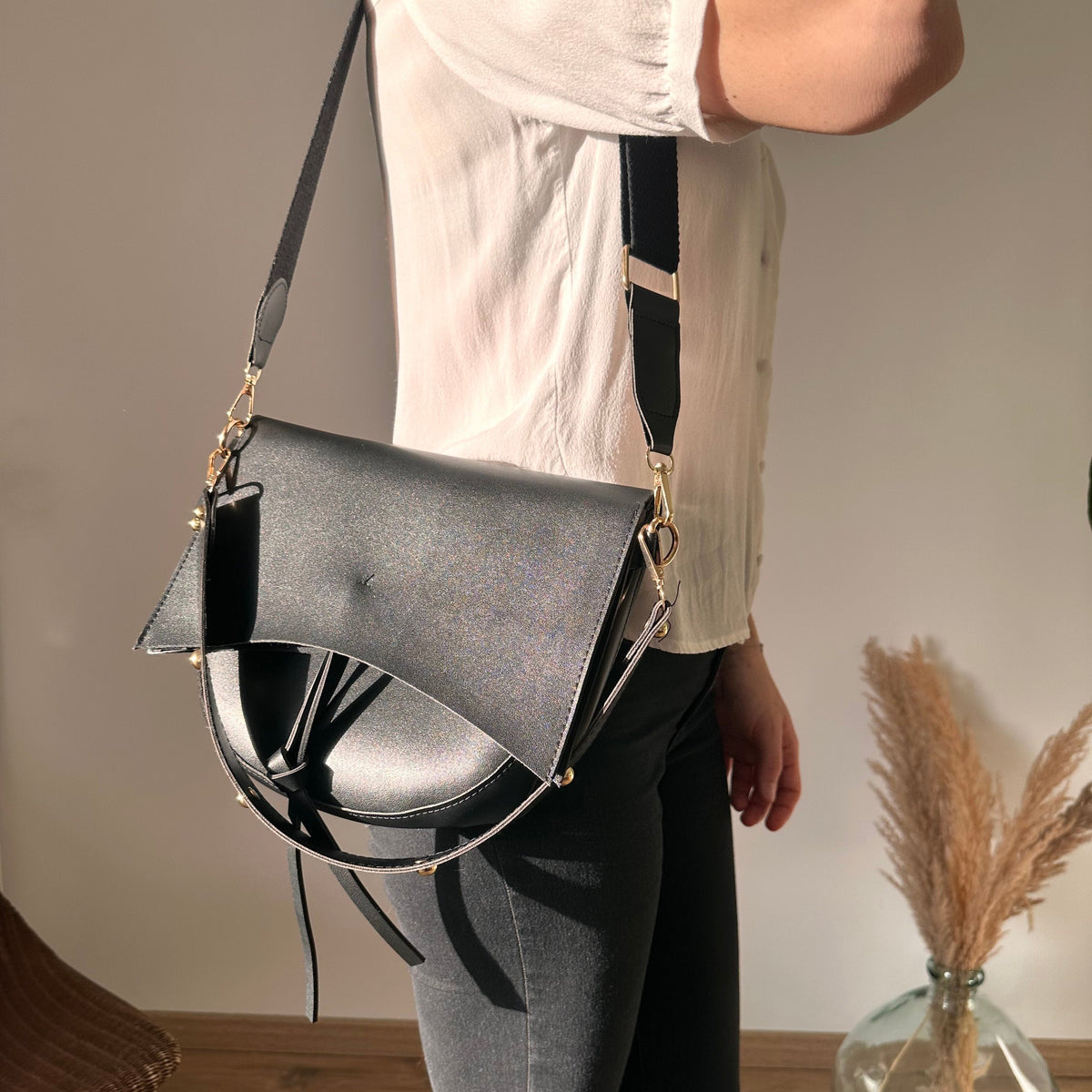 Sac bandoulière vintage en simili cuir avec pompon