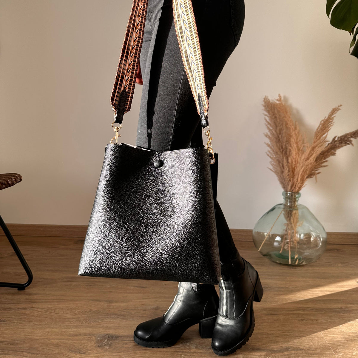 Sac seau bandoulière en simili cuir grainé