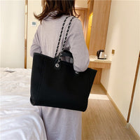 Sac cabas vintage en toile à bandoulière chaîne