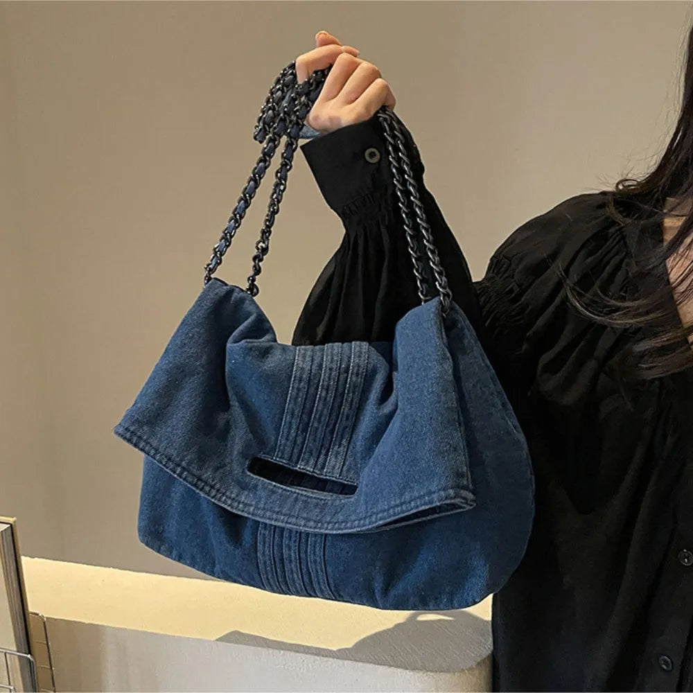 Grand sac à main en jean recyclé à anses chaîne