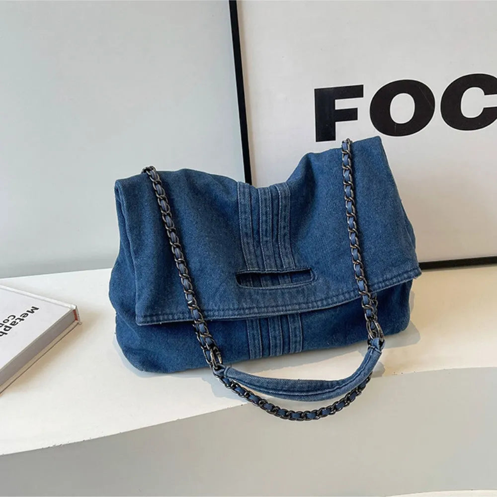 Grand sac à main en jean recyclé à anses chaîne