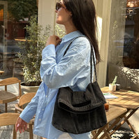Grand sac à main en jean recyclé à anses chaîne