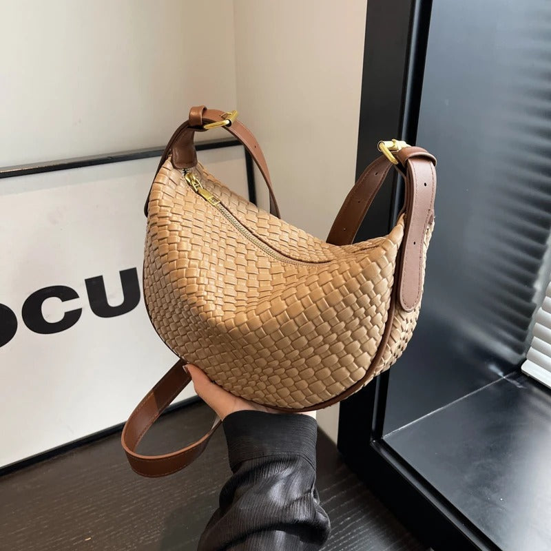 Sac croissant en simili cuir à détail tressé