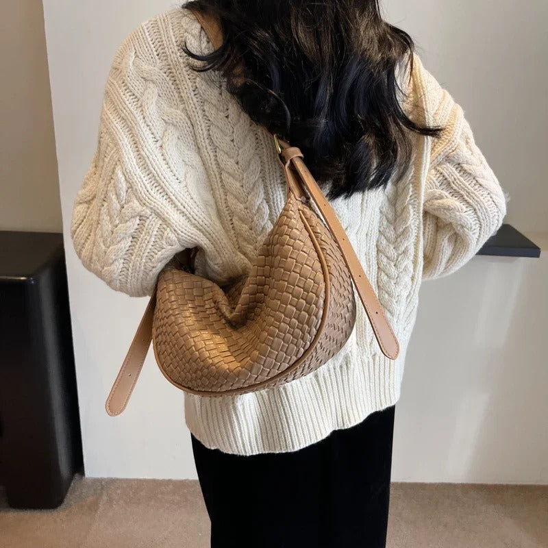 Sac croissant en simili cuir à détail tressé