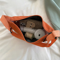 Sac bandoulière minimaliste en nylon