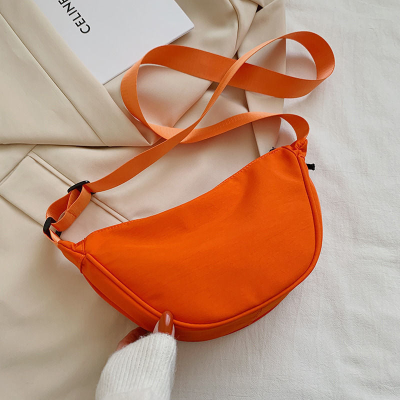 Sac bandoulière minimaliste en nylon