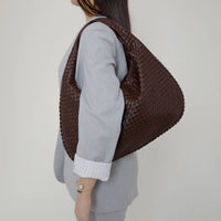 Sac hobo tressé en simili cuir à fermeture zippée