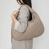 Sac hobo tressé en simili cuir à fermeture zippée