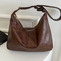 Sac hobo en simili cuir froissé