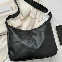 Sac hobo en simili cuir froissé